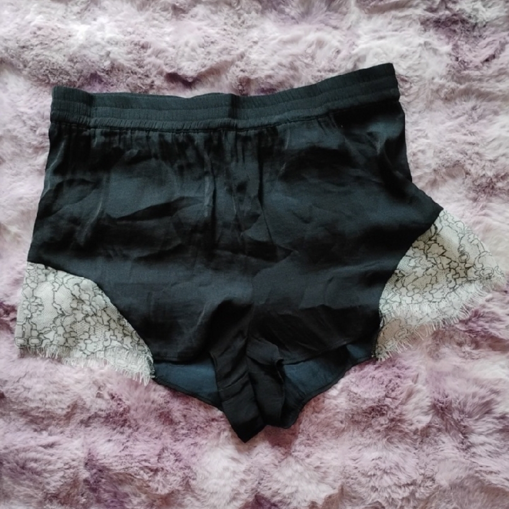 Elegant Black Lace Trim Women's Shorts